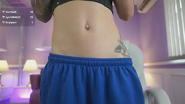 NicoleCrawft online show from 10-04-25, 07:12