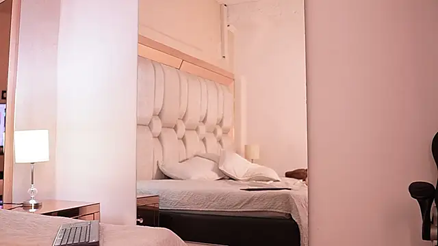 Snapshot of SamantaVazquez chatting on 02-25-26, 04:27 SamantaVazquez online show from 02-25-26, 04:27