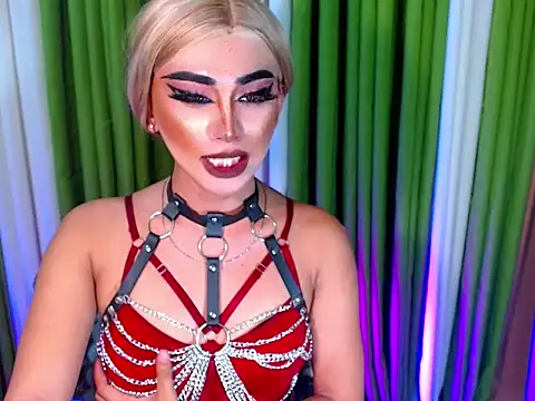 Snapshot of Queen_yasii_88 chatting on 09-12-25, 04:07 Queen yasii 88 online show from 09-12-25, 04:07