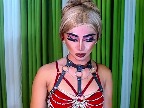 Snapshot of Queen_yasii_88 chatting on 09-14-25, 03:44 Queen yasii 88 online show from 09-14-25, 03:44