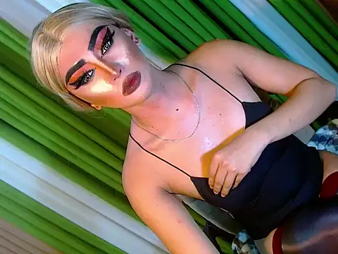 Snapshot of Queen_yasii_88 chatting on 09-21-25, 03:57 Queen yasii 88 online show from 09-21-25, 03:57