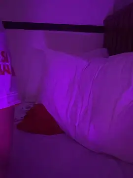 boyhigh1997 online show from 09-28-25, 05:24