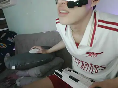 boyhigh1997 online show from 10-20-25, 04:51