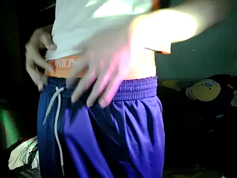 Snapshot of boyhigh1997 chatting on 01-15-26, 04:44 boyhigh1997 online show from 01-15-26, 04:44