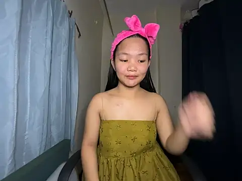 Snapshot of princess_janine chatting on 08-07-26, 04:36 princess janine online show from 08-07-26, 04:36