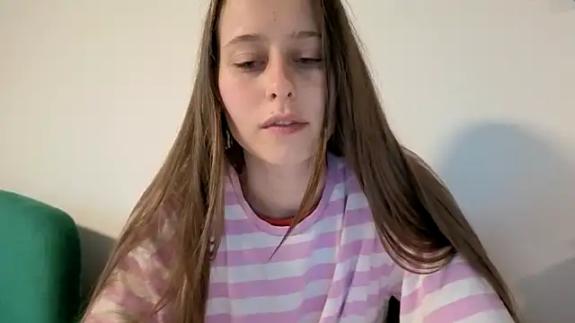 Snapshot of Kisacka chatting on 04-20-26, 03:26 Kisacka online show from 04-20-26, 03:26