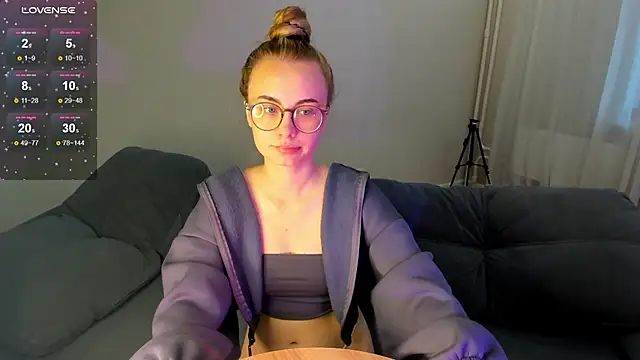 Snapshot of MewStella chatting on 10-02-25, 09:38 MewStella online show from 10-02-25, 09:38