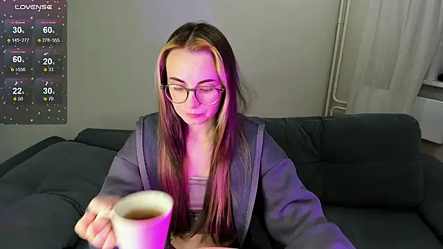 Snapshot of MewStella chatting on 11-06-25, 11:59 MewStella online show from 11-06-25, 11:59