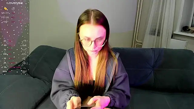 Snapshot of MewStella chatting on 12-03-25, 07:45 MewStella online show from 12-03-25, 07:45