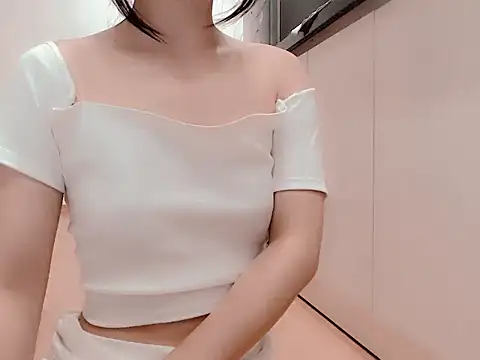 Snapshot of Tea_Mei chatting on 10-13-25, 12:49 Tea Mei online show from 10-13-25, 12:49