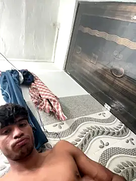 Snapshot of funny_sexxx chatting on 10-26-25, 06:19 funny sexxx online show from 10-26-25, 06:19