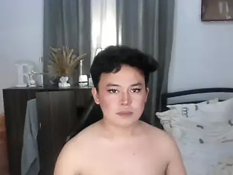 Snapshot of annocentboy chatting on 11-01-25, 01:24 annocentboy online show from 11-01-25, 01:24