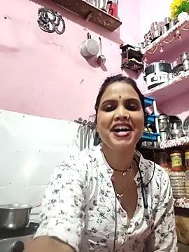 Snapshot of Cut_ragni chatting on 04-08-26, 05:35 Cut ragni online show from 04-08-26, 05:35