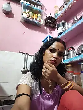 Snapshot of Cut_ragni chatting on 08-04-26, 05:37 Cut ragni online show from 08-04-26, 05:37