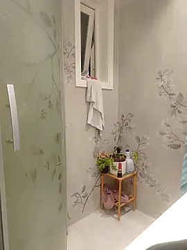 Snapshot of Solek56 chatting on 10-07-25, 06:05 Solek56 online show from 10-07-25, 06:05