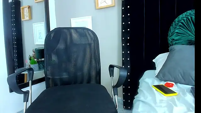 Snapshot of Mathewboy1 chatting on 09-12-25, 11:48 Mathewboy1 online show from 09-12-25, 11:48