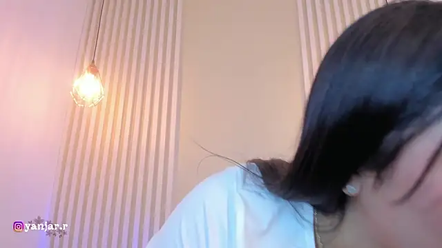 Snapshot of babe_katty chatting on 11-13-25, 11:42 babe katty online show from 11-13-25, 11:42