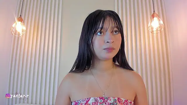 Snapshot of babe_katty chatting on 11-19-25, 11:54 babe katty online show from 11-19-25, 11:54