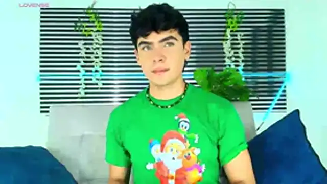 Snapshot of CamiiGuzmanX chatting on 12-18-25, 07:53 CamiiGuzmanX online show from 12-18-25, 07:53