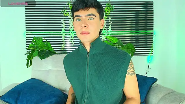 Snapshot of CamiiGuzmanX chatting on 01-10-26, 07:48 CamiiGuzmanX online show from 01-10-26, 07:48