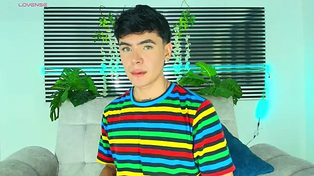 Snapshot of CamiiGuzmanX chatting on 01-15-26, 08:45 CamiiGuzmanX online show from 01-15-26, 08:45