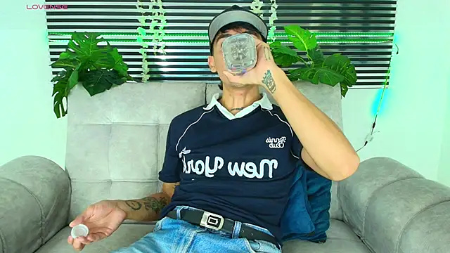 Snapshot of CamiiGuzmanX chatting on 01-17-26, 09:07 CamiiGuzmanX online show from 01-17-26, 09:07