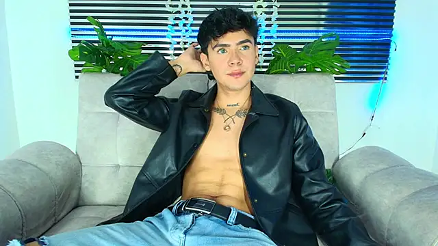 Snapshot of CamiiGuzmanX chatting on 02-03-26, 08:03 CamiiGuzmanX online show from 02-03-26, 08:03