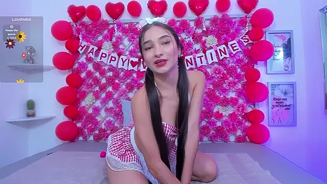 Snapshot of hannah_miller_1 chatting on 02-13-26, 01:29 hannah miller 1 online show from 02-13-26, 01:29