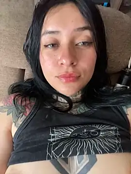 Snapshot of Rouse_07 chatting on 09-30-25, 04:23 Rouse 07 online show from 09-30-25, 04:23