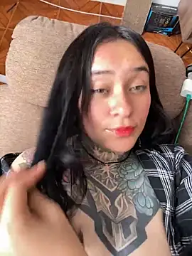 Snapshot of Rouse_07 chatting on 11-20-25, 04:18 Rouse 07 online show from 11-20-25, 04:18