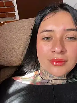 Snapshot of Rouse_07 chatting on 12-15-25, 04:22 Rouse 07 online show from 12-15-25, 04:22