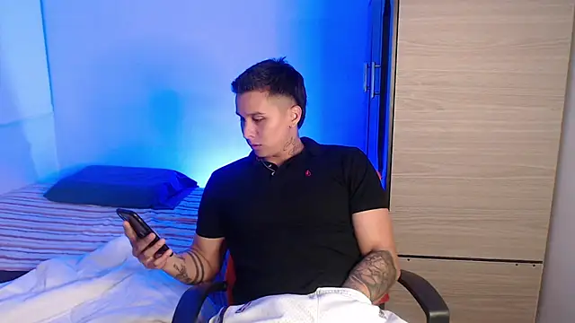 valentinosex1 online show from 02-27-26, 11:38