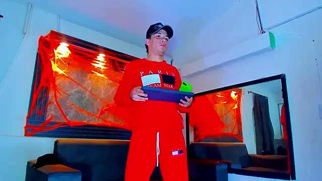 Snapshot of Rick_big chatting on 10-21-25, 04:24 Rick big online show from 10-21-25, 04:24