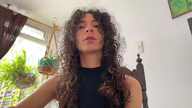 camille delrey online show from 12-16-25, 05:07