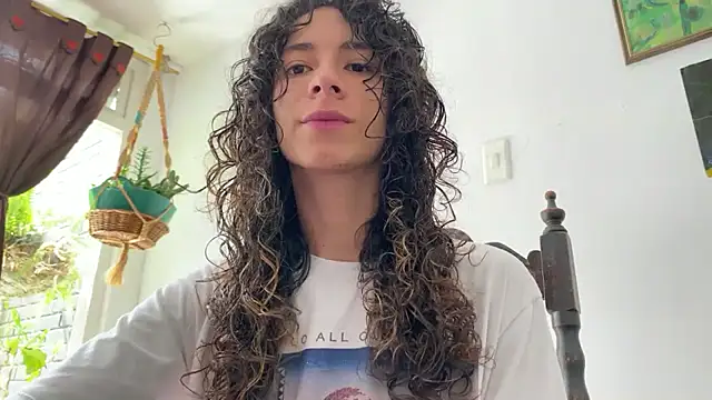 camille delrey online show from 12-18-25, 04:35