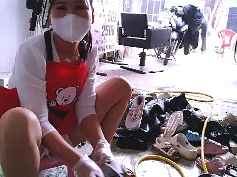 Snapshot of Luna359_ chatting on 12-16-25, 02:27 Luna359 online show from 12-16-25, 02:27