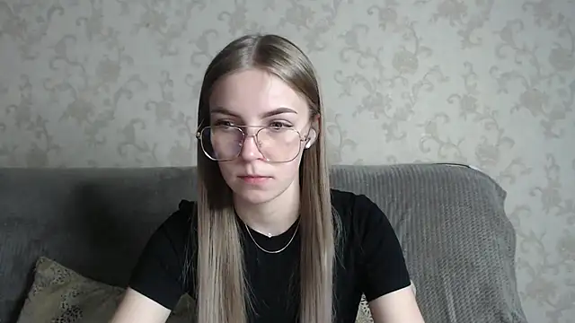 HitGyrl online show from 02-25-26, 01:04