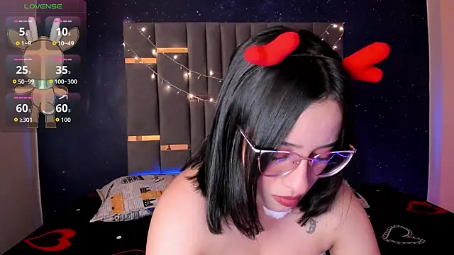 SweetAnya01 online show from 12-14-25, 04:29