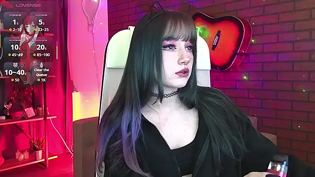 LiliLuna online show from 02-19-26, 04:14