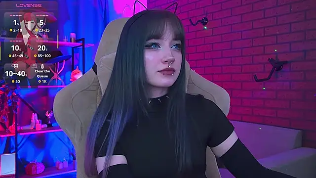 LiliLuna online show from 02-21-26, 04:30