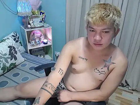 Snapshot of Fuckboii_intown chatting on 10-14-25, 08:26 Fuckboii intown online show from 10-14-25, 08:26