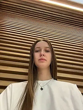 ElliRose online show from 12-16-25, 05:45