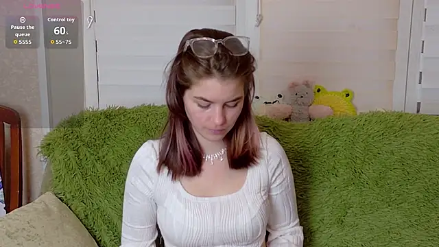 Snapshot of ElzaBlis chatting on 09-29-25, 03:50 ElzaBlis online show from 09-29-25, 03:50