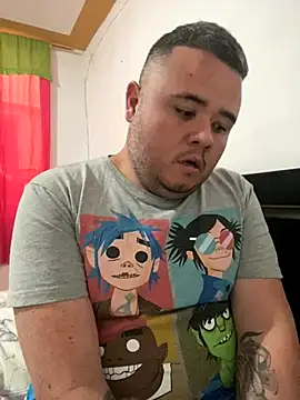 Snapshot of Chimbo-1996 chatting on 10-31-25, 07:48 Chimbo-1996 online show from 10-31-25, 07:48