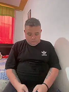 Snapshot of Chimbo-1996 chatting on 11-19-25, 08:20 Chimbo-1996 online show from 11-19-25, 08:20