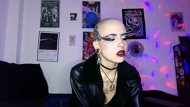 Snapshot of plutonbluemooon333 chatting on 10-22-25, 11:37 plutonbluemooon333 online show from 10-22-25, 11:37