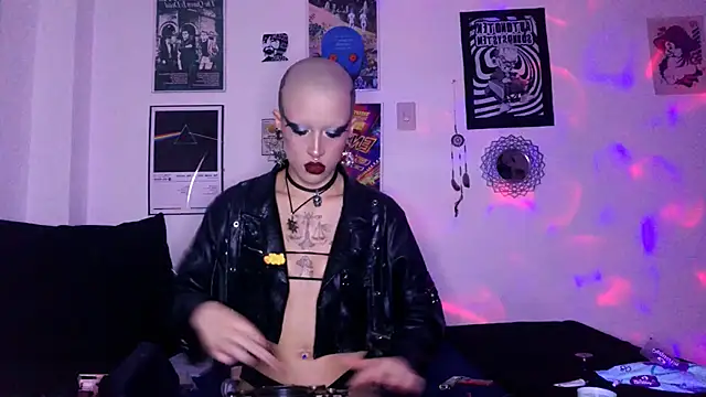 Snapshot of plutonbluemooon333 chatting on 10-29-25, 12:02 plutonbluemooon333 online show from 10-29-25, 12:02