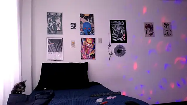 Snapshot of plutonbluemooon333 chatting on 12-17-25, 08:59 plutonbluemooon333 online show from 12-17-25, 08:59