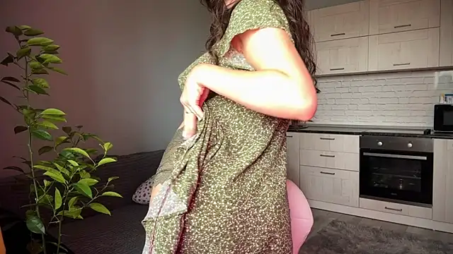 Luna Raee online show from 09-20-25, 07:42