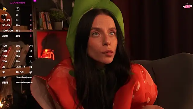 livia starwars online show from 10-30-25, 09:26